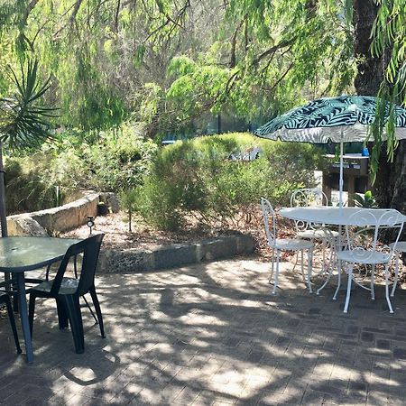 Kenata-Fairway Apartment Hotel Perth Esterno foto