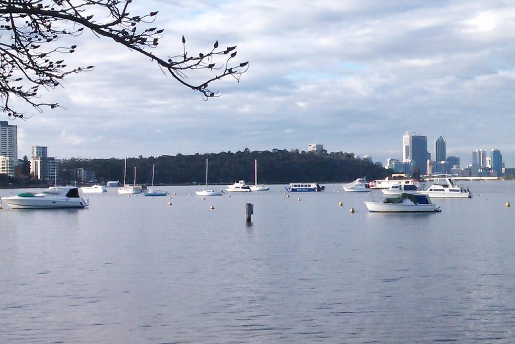 Kenata-Fairway Apartment Hotel Perth Esterno foto