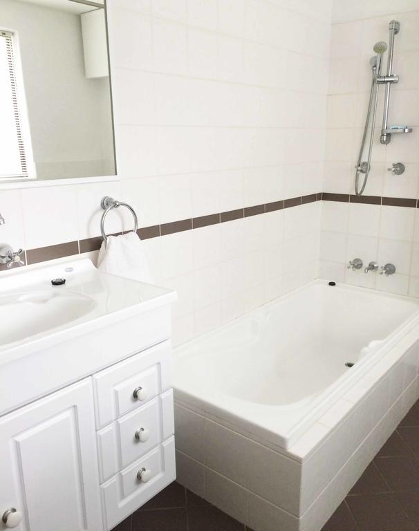Kenata-Fairway Apartment Hotel Perth Esterno foto